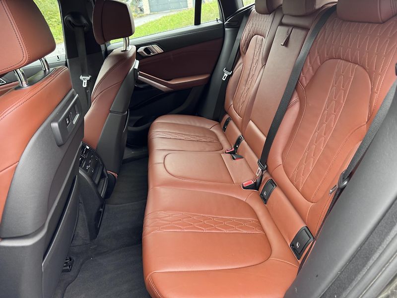 BMW X6 (2021) Bmw x6 40d - fotka 9 z 21