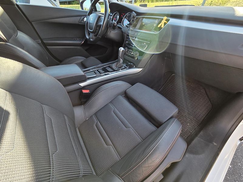 Peugeot 508 (2015) 2.0 BHDI 180 GT EAT6 - fotka 13 z 35