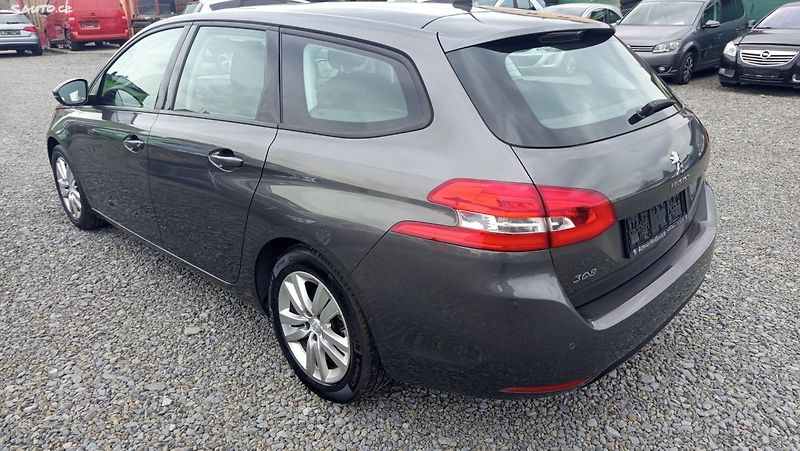 Peugeot 308 (2018) - fotka 5 z 36