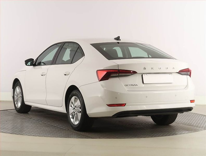 Škoda Octavia (2022) Style 1.0 TSI, Serv.kniha - fotka 4 z 26