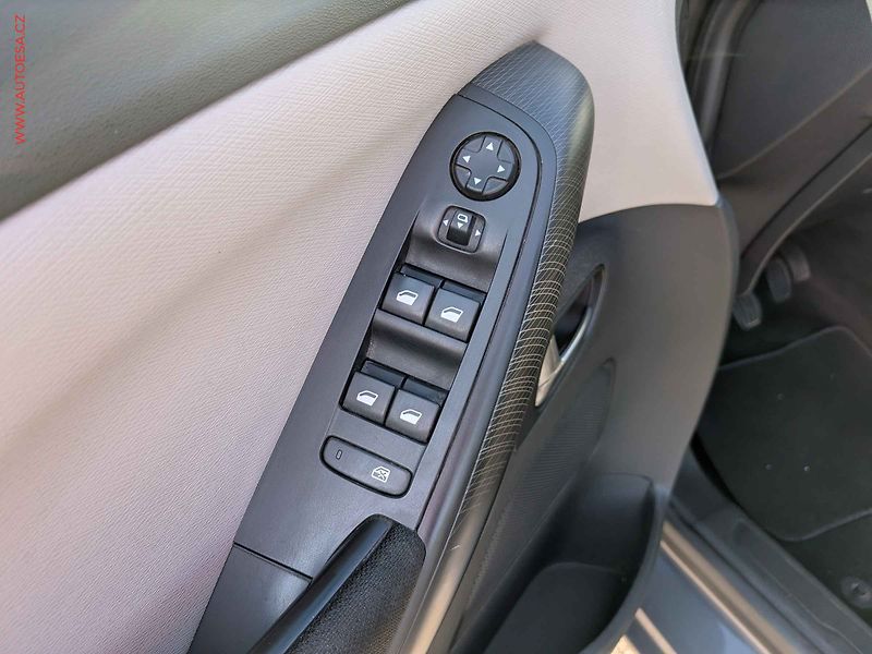 Citroën Grand C4 Picasso (2018) 1.6 HDi, 2.maj,ČR, AC, TZ - fotka 11 z 17