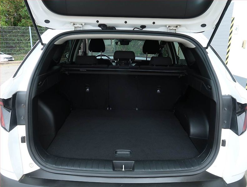Hyundai Tucson (2021) 1.6 CRDi 48V MHEV - fotka 14 z 23