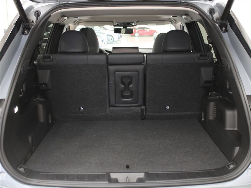 Mitsubishi Outlander 2,4 PHEV AWD Instyle 12tkm! - fotka 28 z 31
