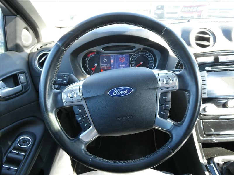 Ford Mondeo 2,2 TDCi NAVI, závěs, TITANIUM - fotka 28 z 39