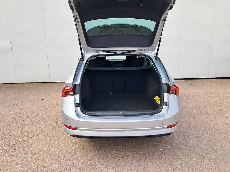 Škoda Octavia (2022) COMBI IV Ambition PLUS 1.5 TSI - fotka 24 z 25
