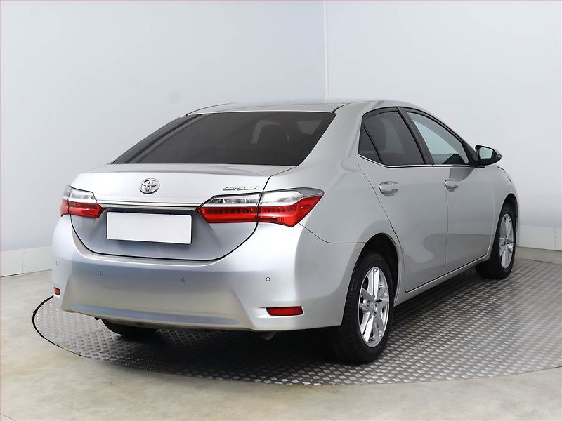 Toyota Corolla (2018) 1.6 Valvematic, Serv.kniha - fotka 5 z 16