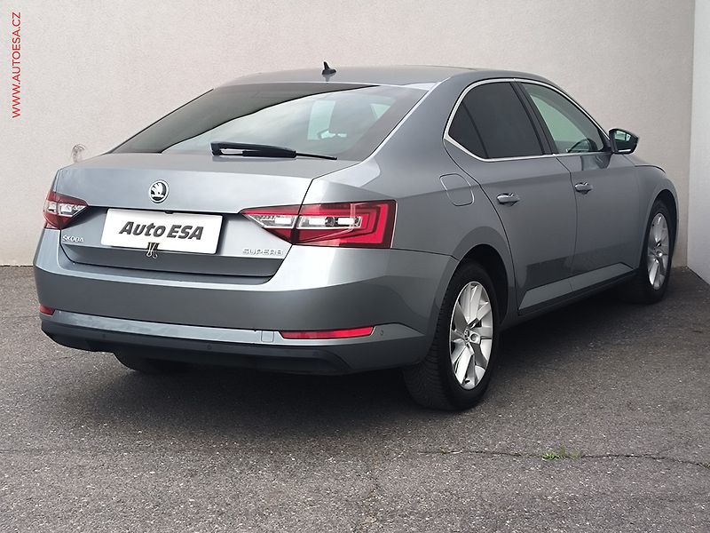 Škoda Superb (2017) 1.4 TSi, Style, bixen, panor - fotka 4 z 23