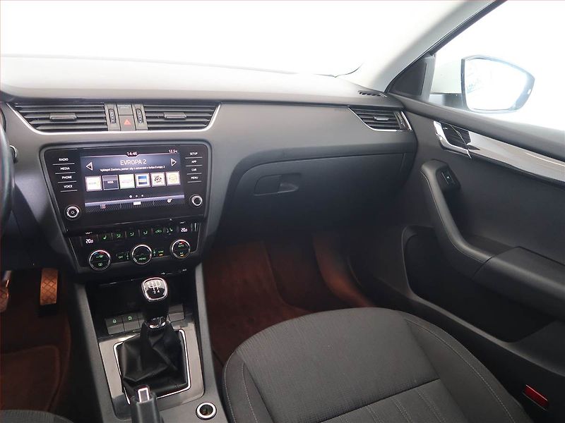 Škoda Octavia (2017) Style 1.6 TDI, Serv.kniha - fotka 8 z 14