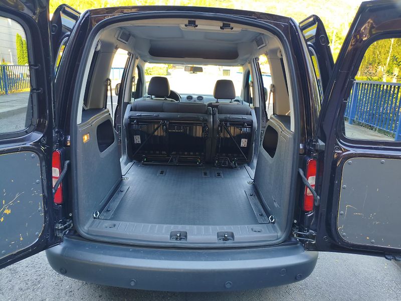 Volkswagen Caddy (2012) 1,2 TSI Trend 7 míst - fotka 27 z 30