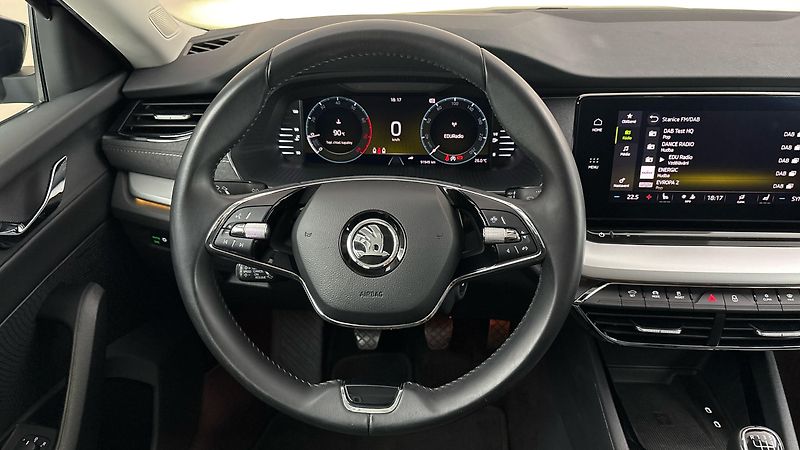 Škoda Octavia 1.5 TSI Style Combi - fotka 9 z 29