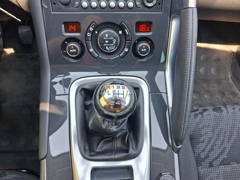 Peugeot 3008 (2013) 1,6HDi ČR  1.MAJITEL 2xKOLA - fotka 31 z 39