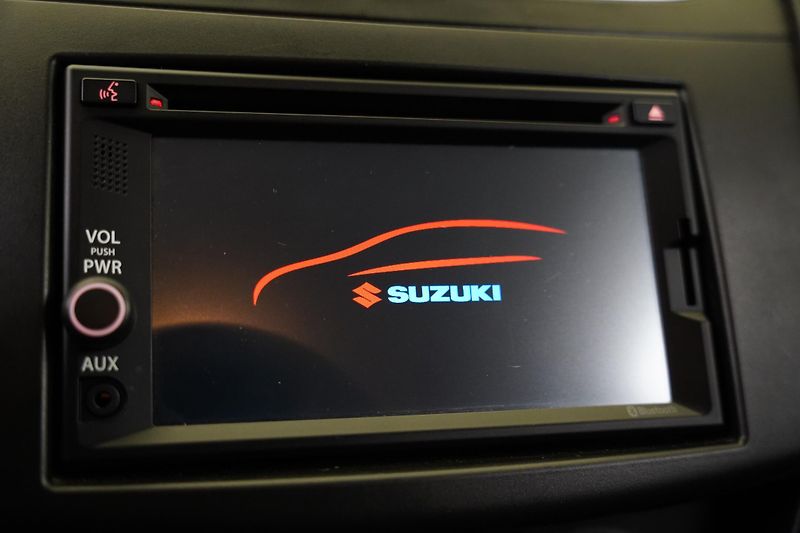 Suzuki Swift - fotka 20 z 27