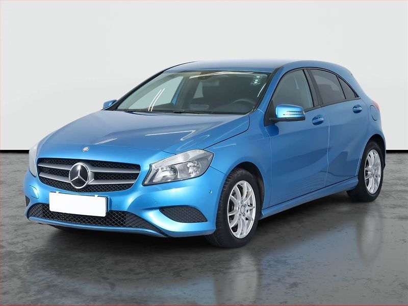 Mercedes-Benz Třídy A (2013) A 180 d, Park. senzory - fotka 2 z 16