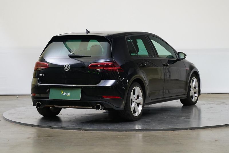 Volkswagen Golf - fotka 2 z 26