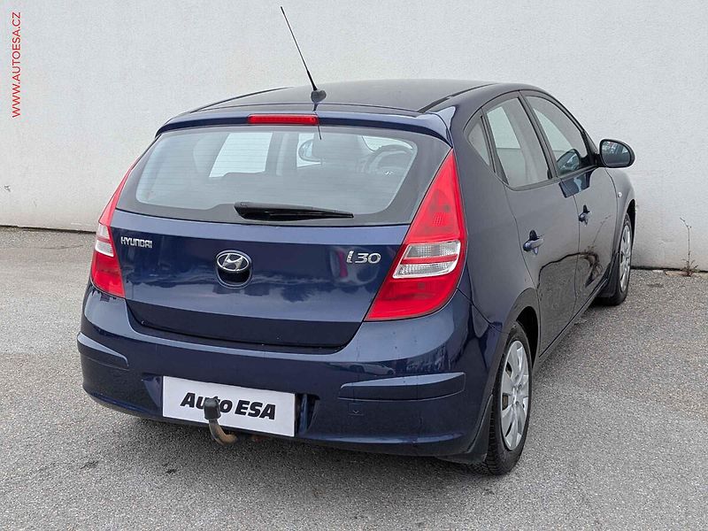 Hyundai i30 (2007) 1.4i, ČR, AC, tažné - fotka 4 z 12
