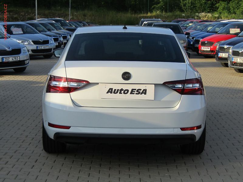 Škoda Superb (2018) 2.0 TDi, ČR, Style, kůže - fotka 5 z 22