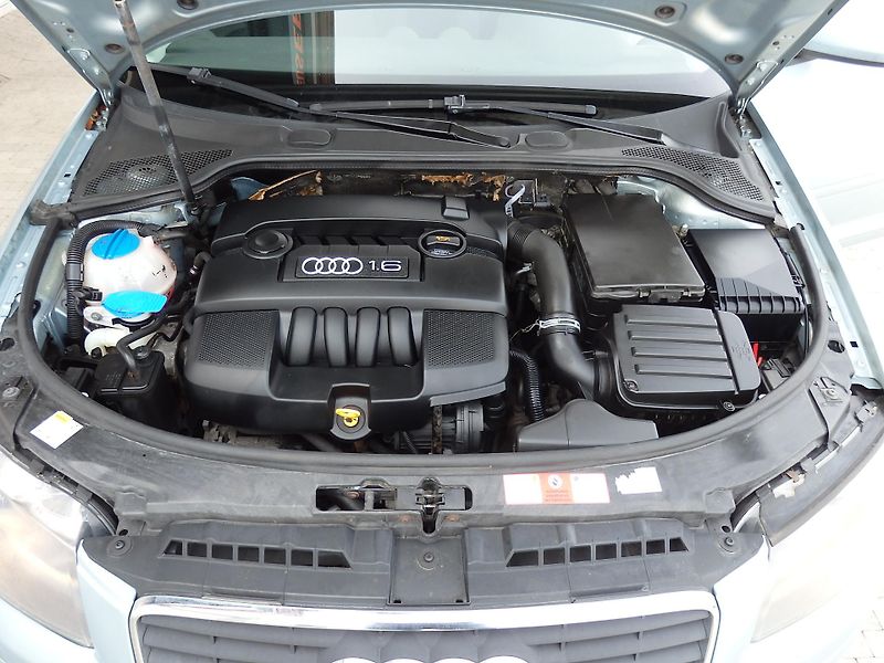 Audi A3 1.6i ZÁLOHOVÁNO - fotka 12 z 14