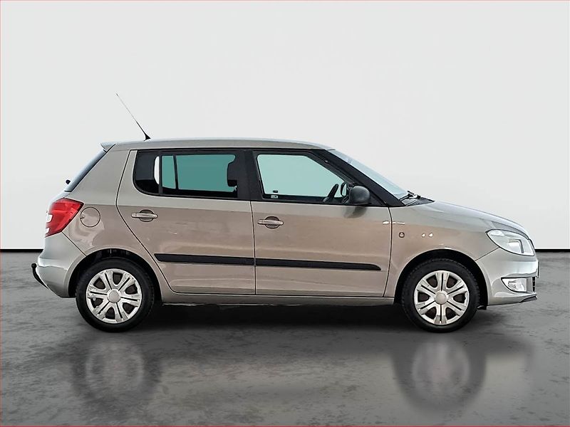 Škoda Fabia (2010) 1.2 TSI, Tažné, Klima - fotka 6 z 13
