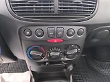Fiat Punto (2005) 1.3 DOLOŽENÉ KM,SERVISNÍ KN - náhled 19