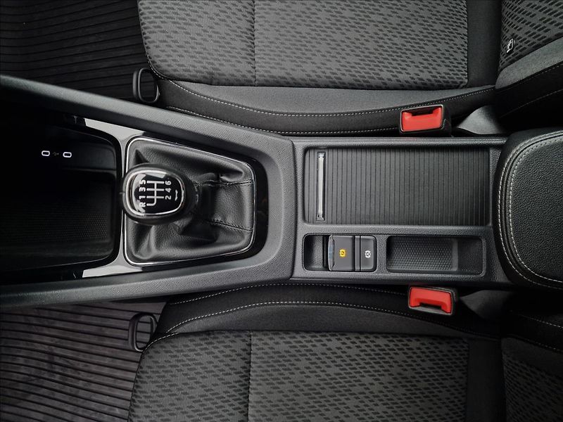 Škoda Octavia 2.0 TDI Style,původ ČR,1.Maj. - fotka 37 z 50