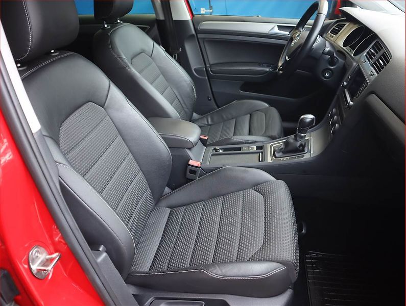 Volkswagen Golf (2017) Comfortline 1.4 TSI, Automat - fotka 9 z 21