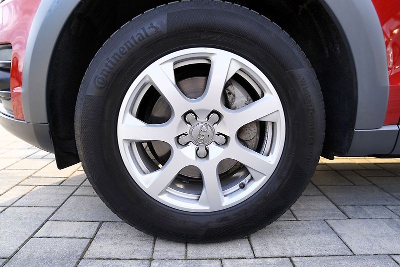 Audi Q5 2.0 TDI/Quattro/DSG/kůže/180PS - fotka 17 z 48