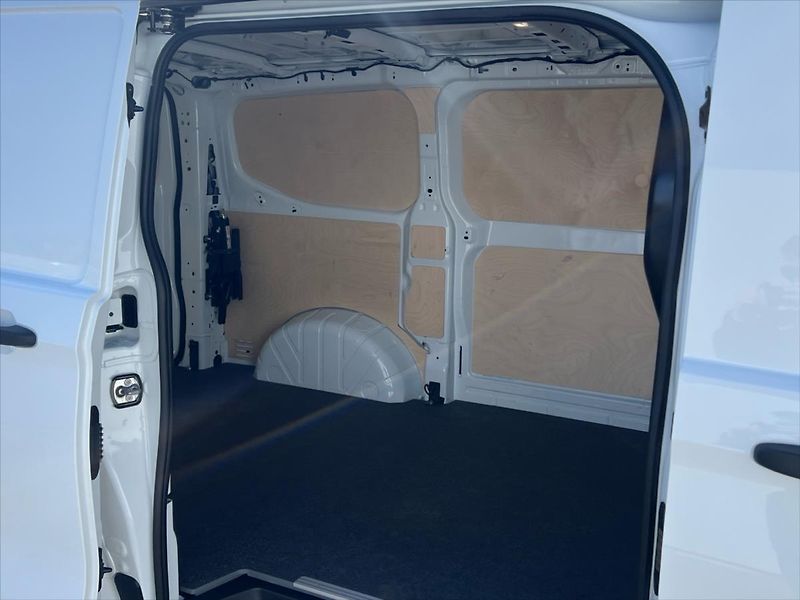 Volkswagen Transporter 2,0 TDi 110 kW 3 místný  T7 - fotka 13 z 24