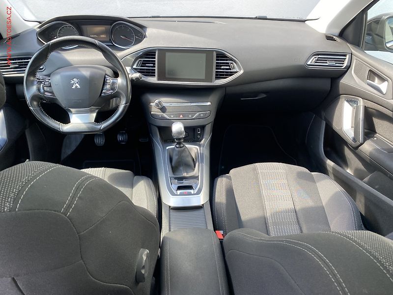 Peugeot 308 (2016) 2.0 HDi, Allure, LED, panor - fotka 8 z 19