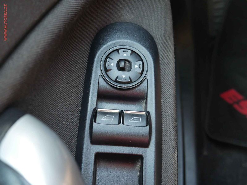 Ford Mondeo (2007) 1.8TDCi, ČR, Navi, AC, temp - fotka 12 z 16