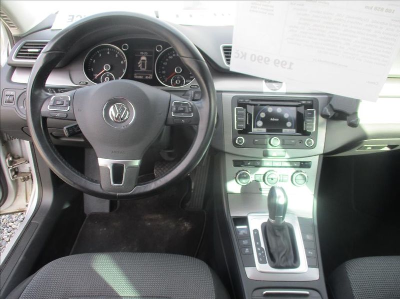 Volkswagen Passat 1,4 TSI,DSG,aut.klima,Navi, - fotka 16 z 47