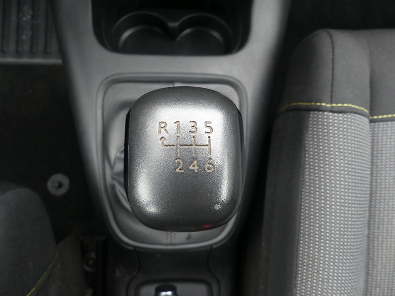 Citroën C3 (2019) 1,2 PureTech 110 MAN6 FEEL - fotka 17 z 21
