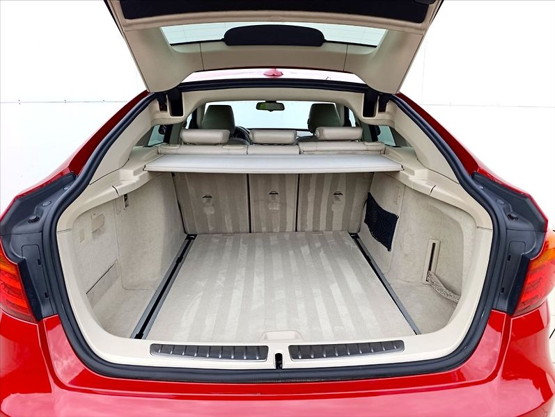 BMW Řada 3 2,0 325D GT Aut. kůže navi kam - fotka 9 z 39