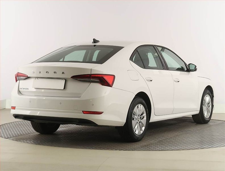 Škoda Octavia (2022) Style 1.0 TSI, Serv.kniha - fotka 5 z 26