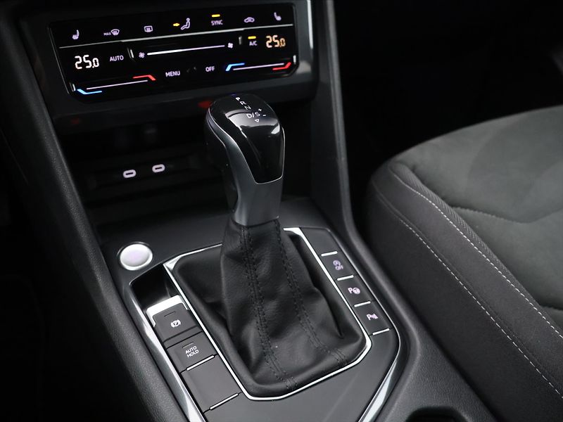 Volkswagen Tiguan 1,5 TSI EVO DSG CZ 1.Maj. DPH - fotka 23 z 32
