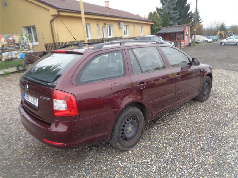 Škoda Octavia 2,0 Laurin Klement - fotka 7 z 19