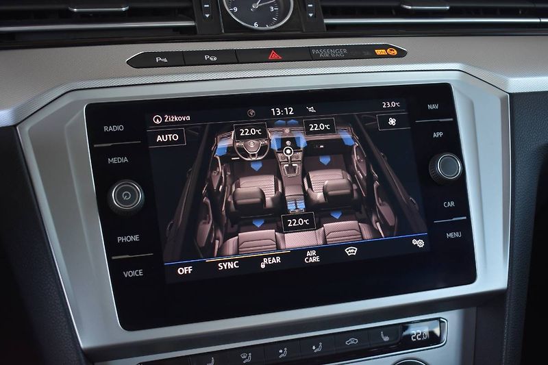 Volkswagen Passat Variant (2017) 2.0TDI 110kW, LED, el. vyhřiív - fotka 20 z 22