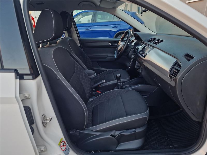 Škoda Fabia 1.0 TSI Ambition,ČR,1.Majitel - fotka 14 z 50