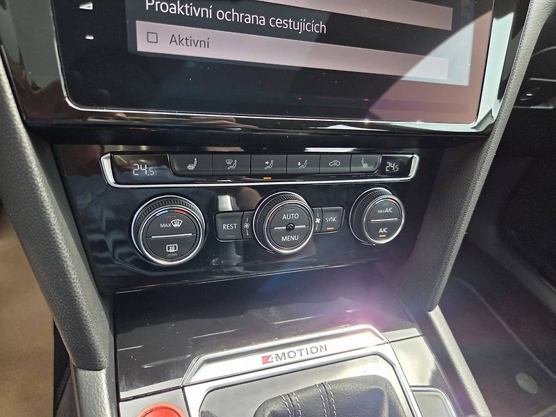 Volkswagen Arteon (2018) 2.0 BiTDI DSG 4M 176kW R-Line - fotka 31 z 71