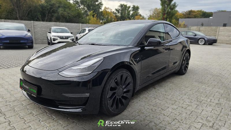 Tesla Model 3 (2021) Performance Dual Motor AWD - fotka 2 z 9