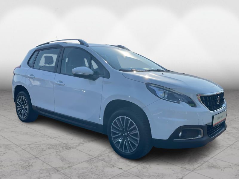 Peugeot 2008 1.2 Active Pure Tech - fotka 6 z 24