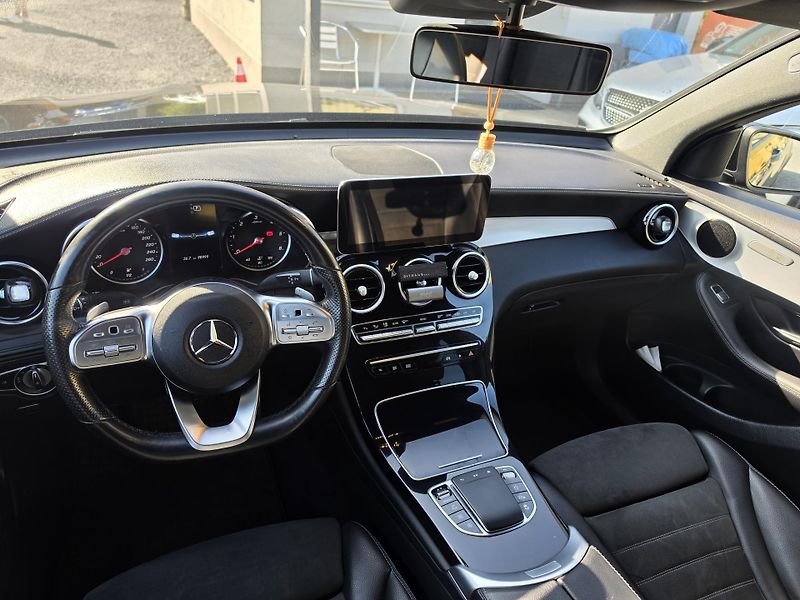Mercedes-Benz GLC 220CDI Kupé TZ Led  - fotka 14 z 14
