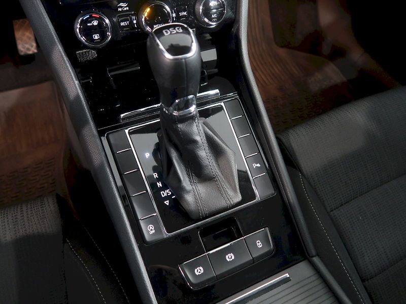 Škoda Superb (2019) AMBITION 2.0TDI 110KW DSG CANT - fotka 30 z 38