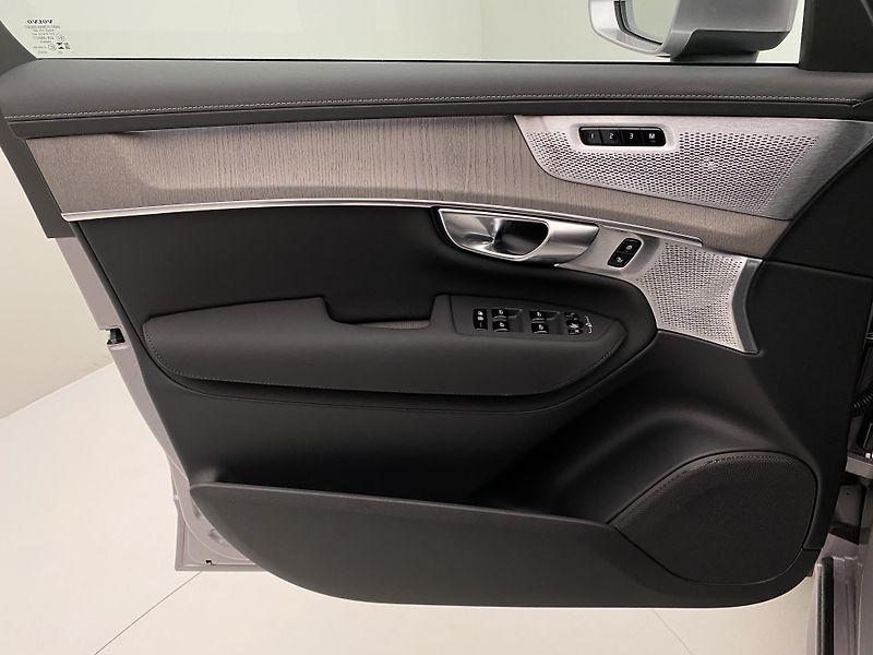 Volvo XC90 (2025) T8 AWD Plug-in BRIGHT PLUS 7m - fotka 7 z 76