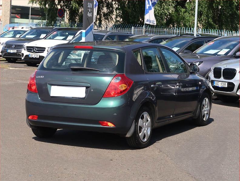 Kia Ceed (2008) 1.4 CVVT, po STK - fotka 5 z 14