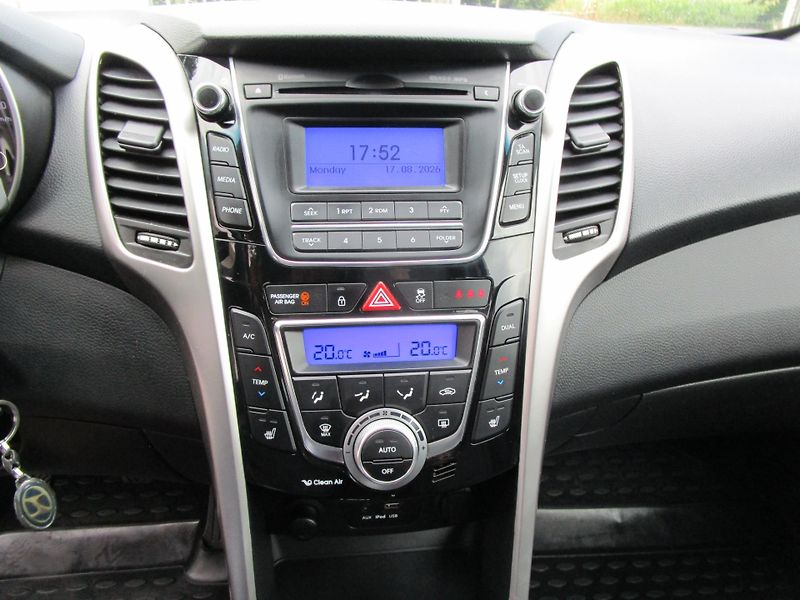 Hyundai i30 1,6-88KW-KOUPEN V ČR-1.MAJITEL - fotka 11 z 13