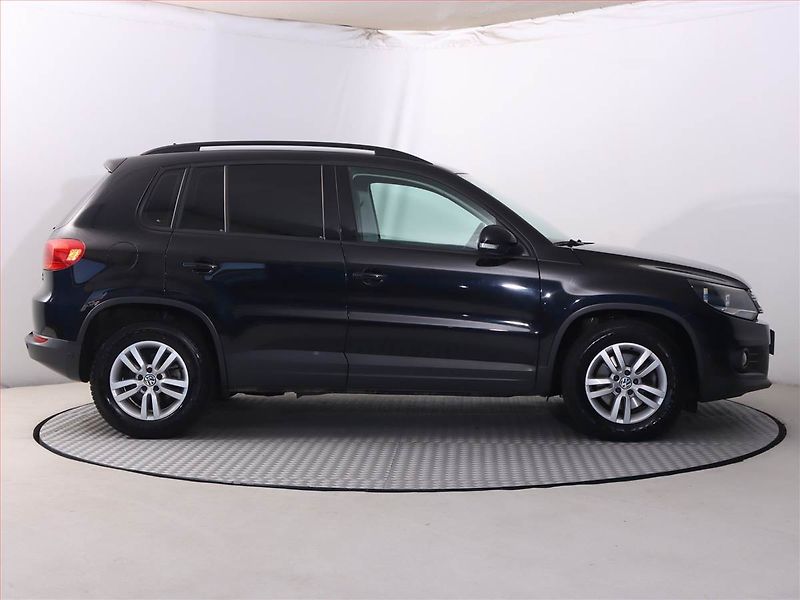 Volkswagen Tiguan (2015) 2.0 TDI, Serv.kniha, Navi - fotka 6 z 19
