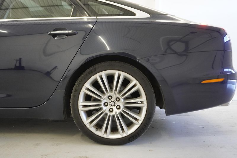 Jaguar XJ 5.0 V8 PREMIUM LUXURY - fotka 6 z 53