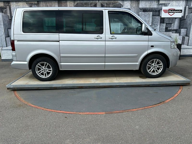 Volkswagen Multivan (2006) 2.5TDi, 128KW, HIGHLINE - fotka 5 z 26
