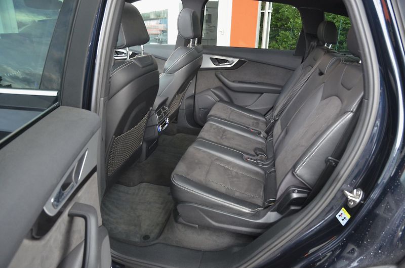 Audi Q7 (2015) 3.0 TDi Quattro S-LINE / ČR - fotka 16 z 47