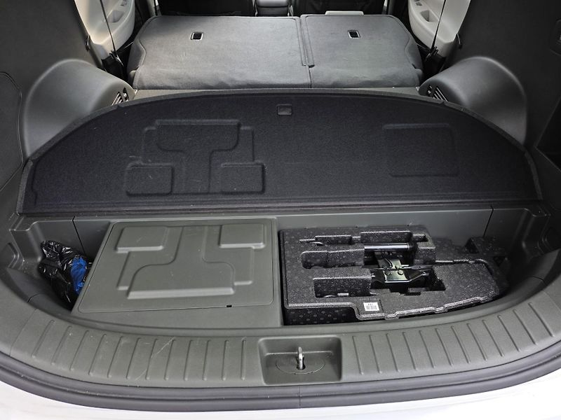 Hyundai Santa Fe 1.6-HYBRID-PREMIUM-PANORAMA - fotka 33 z 44